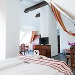 Astoria Am Urachplatz מלון 3*