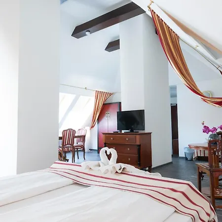 Astoria Am Urachplatz Szálloda 3*