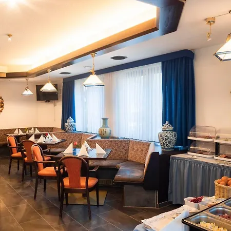 Hotel Astoria Am Urachplatz