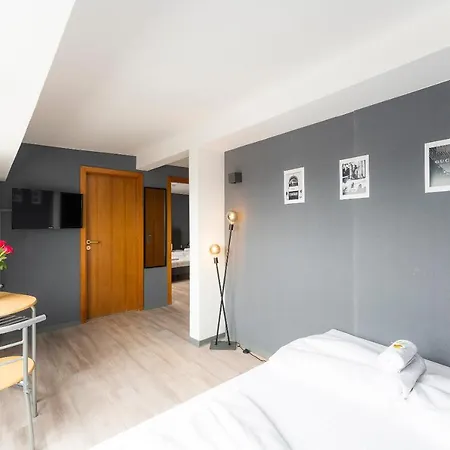 Astoria Am Urachplatz 3* שטוטגרט