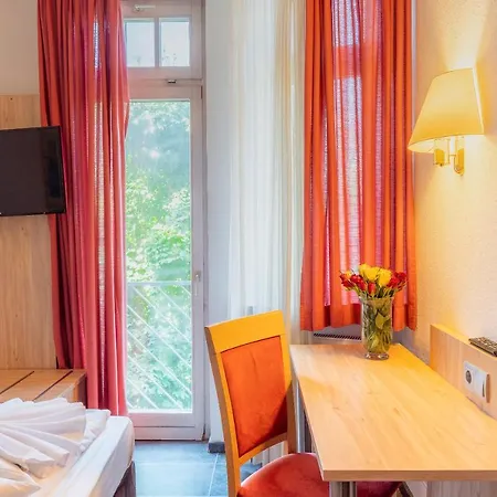 Astoria Am Urachplatz Hotel 3*