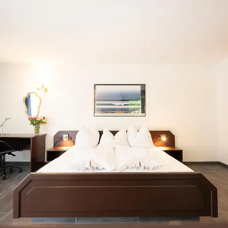 Hotel Astoria Am Urachplatz 3*