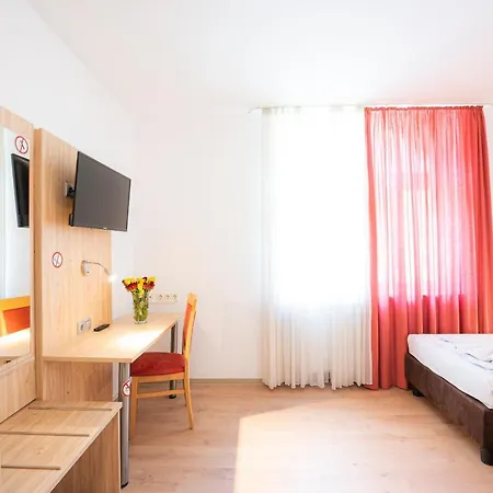 Astoria Am Urachplatz 3* Stoccarda