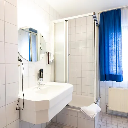 Hotel Astoria Am Urachplatz 3*