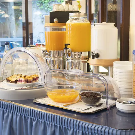 Astoria Am Urachplatz Hotel 3*