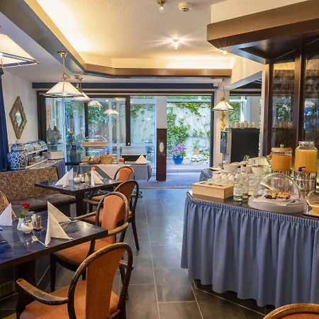 Astoria Am Urachplatz Stuttgart