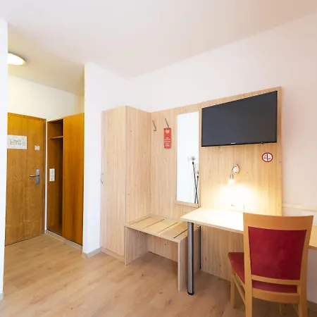 Astoria Am Urachplatz 3* Štutgart