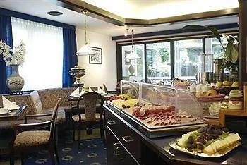 Astoria Am Urachplatz Hotel 3*