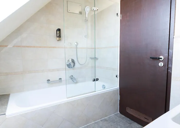 Astoria Am Urachplatz Hotel 3*