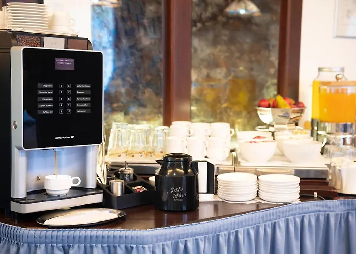 Hotel Astoria Am Urachplatz 3*