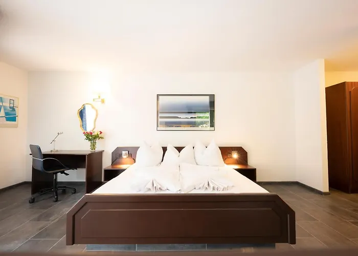 Hotel Astoria Am Urachplatz 3*