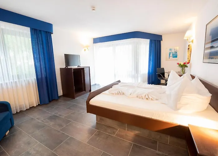 Astoria Am Urachplatz 3*