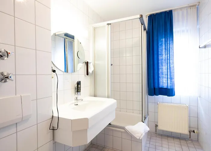 Hotel Astoria Am Urachplatz 3*