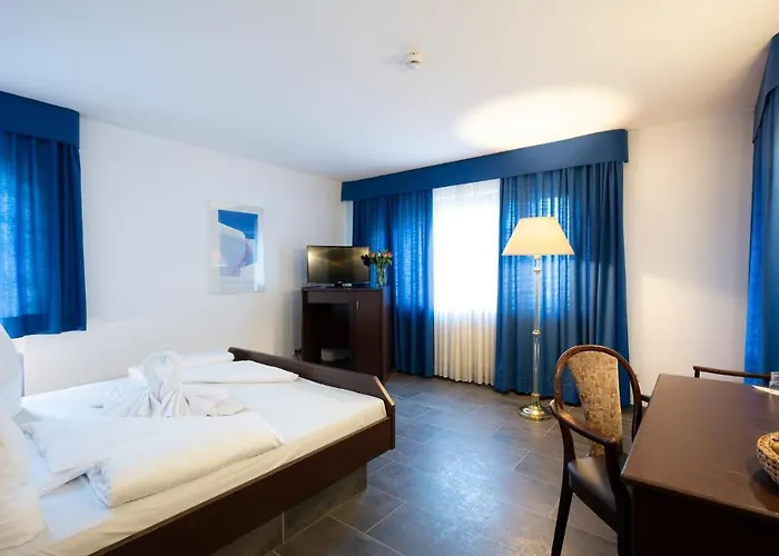 Astoria Am Urachplatz