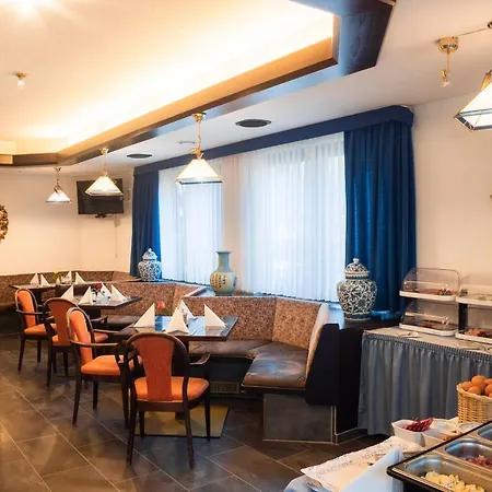 Hotel Astoria Am Urachplatz